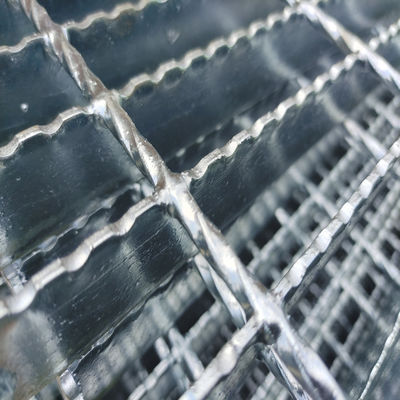 Modular Customizable Serrated Carbon Steel Bar Grating Easy Installation