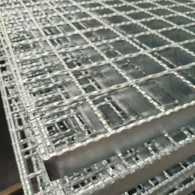 Stable and Sturdy Industrial Steel Grating for High Load Capacity