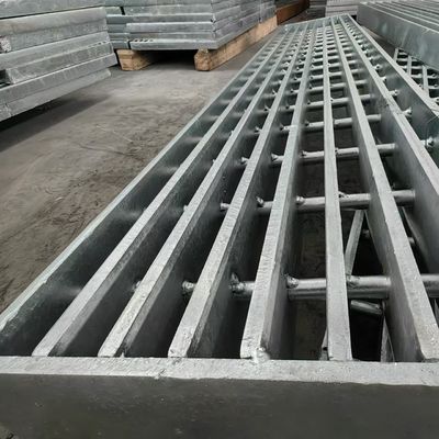 Silver Surface Industrial Steel Grating Machine Pressure Welded Easy Installations Since 1990