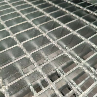 Durable Steel Grating for Industrial Walkways: A Sturdy Solution for Heavy Traffic High-Quality Steel Bar Grating: Perfe