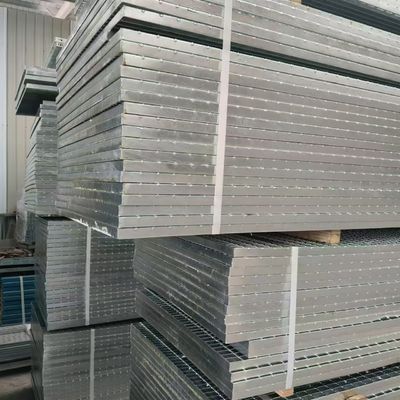 Durable Steel Grating for Industrial Walkways: A Sturdy Solution for Heavy Traffic High-Quality Steel Bar Grating: Perfe