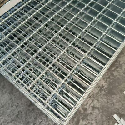 Durable Steel Grating for Industrial Walkways: A Sturdy Solution for Heavy Traffic High-Quality Steel Bar Grating: Perfe