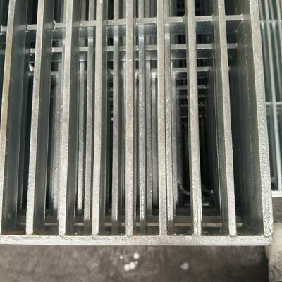 Hot Dip Galvanized Steel Grating Corrosion-Resistant Ventilation Protective Surface Warehouse Building Floor