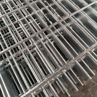Industrial Metal Grid Grating With 40mm Earing Bar Pitch And Polished Surface Finish