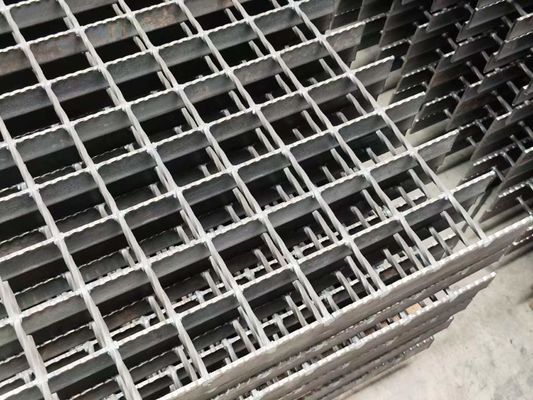 Long Lasting Performance Drainage Serrated Steel Grating 35mm Bearing Bar Spacing