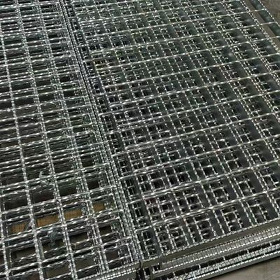 32*5 Commoned Serrated Tooth Steel Grating With Customizable Bearing Bar Spacing