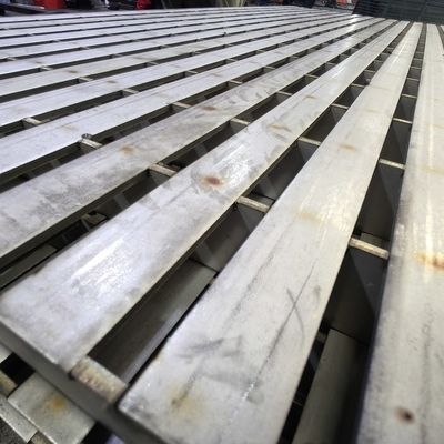 Accordance With YB/T4001-2007 Standard Stainless Steel Grating Polished Finish 40 Earing Bar Pitch