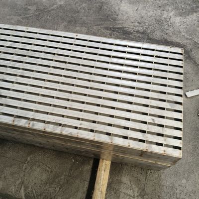 Accordance With YB/T4001-2007 Standard Stainless Steel Grating Polished Finish 40 Earing Bar Pitch