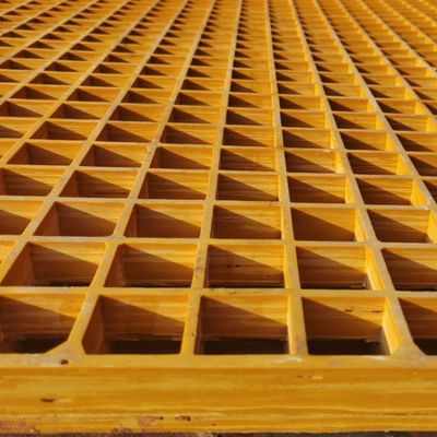 Customized Shape Fiberglass Grating Panels Molded Technique For Heavy-Duty Machinery Platforms