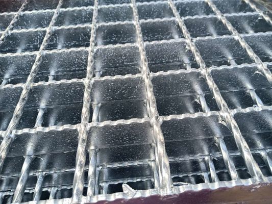 G303/30/100   600mmx1000mm  Galvanized Serrated  steel  Grating