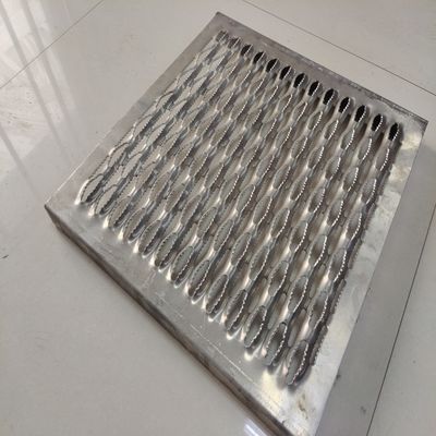 Square Stair Tread Non Slip Metal Grating For Industrial Use