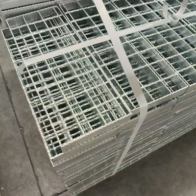 YB/T4001-2007 Εργασιακά βαριά επίπεδα δερματοειδή μεταλλικά πλέγματα με 40 mm πλάτος ράβδου ρυμουλκούμενου