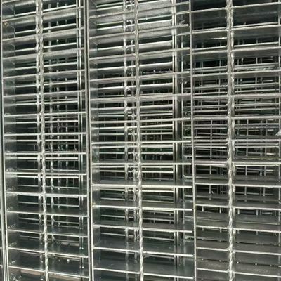 Αδιάβροχο 11-W-4 Ελαφρύ χάλυβα Grating για υγρές περιοχές που εξασφαλίζουν τη σταθερότητα και την ασφάλεια