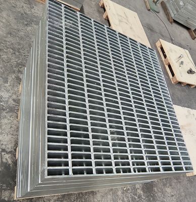 30 mm Γεμιστήρας Flat Bar Pitch Βιομηχανική μηχανή σχάρας χάλυβα Ένταση συγκόλλησης