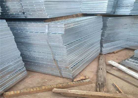 G303/30/100   600mmx1000mm  Galvanized Serrated  steel  Grating