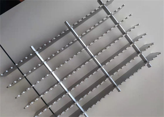 Χρώμα που ψεκάζει 32 X 5mm κιγκλίδωμα Swaged που κόβεται οδοντωτά με τις διαβάσεις πεζών